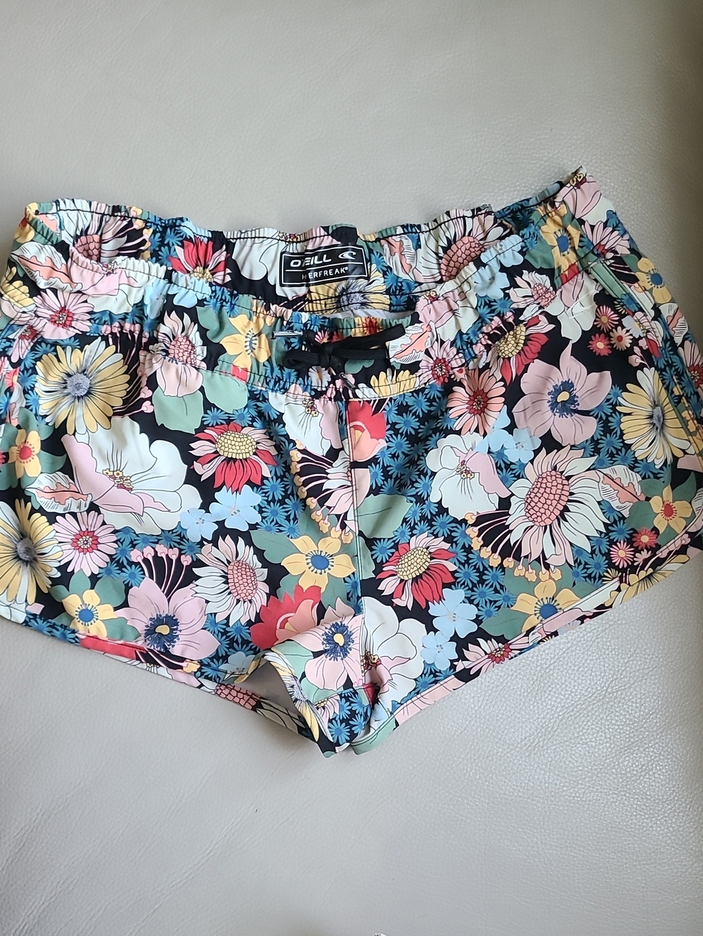 O'Neill Women's Floral Drawstring Athletic Shorts - Black Multicolor